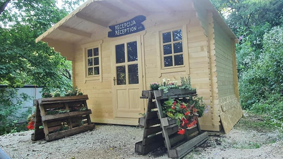 Kamp Na Otoku - Ljubno Ob Savinji Hotel Kültér fotó