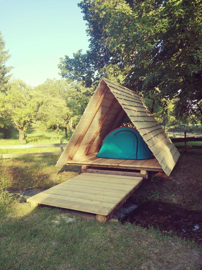 Kamp Na Otoku - Ljubno Ob Savinji Hotel Kültér fotó