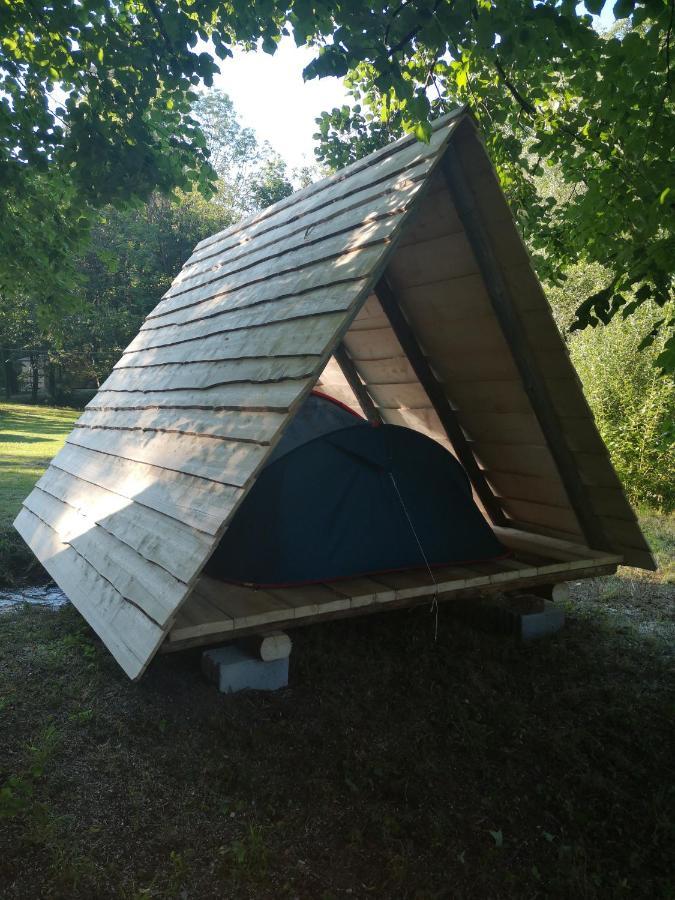 Kamp Na Otoku - Ljubno Ob Savinji Hotel Kültér fotó
