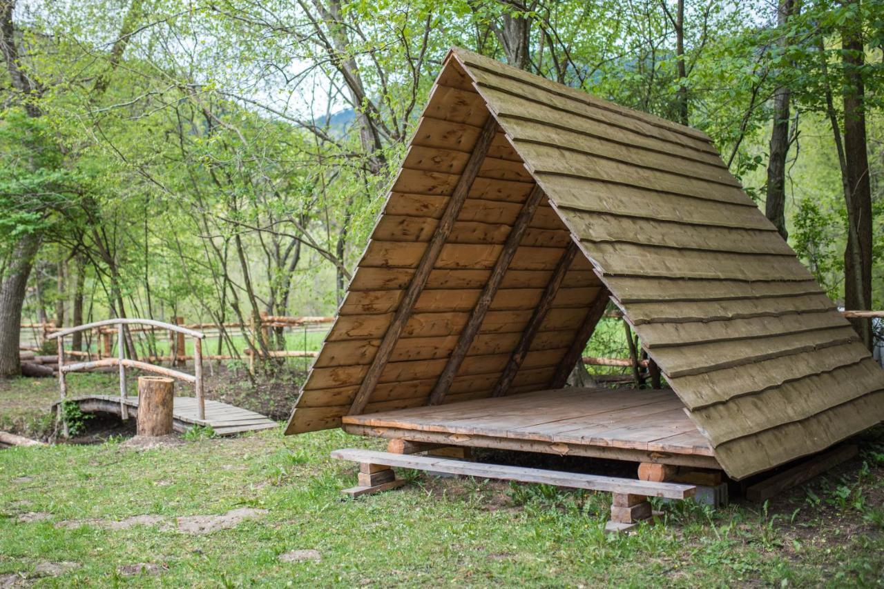 Kamp Na Otoku - Ljubno Ob Savinji Hotel Kültér fotó