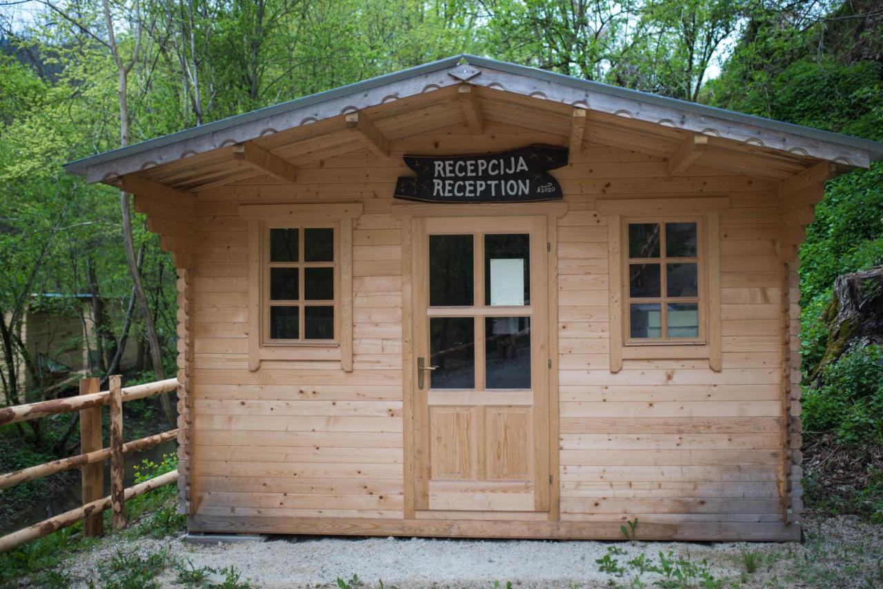 Kamp Na Otoku - Ljubno Ob Savinji Hotel Kültér fotó