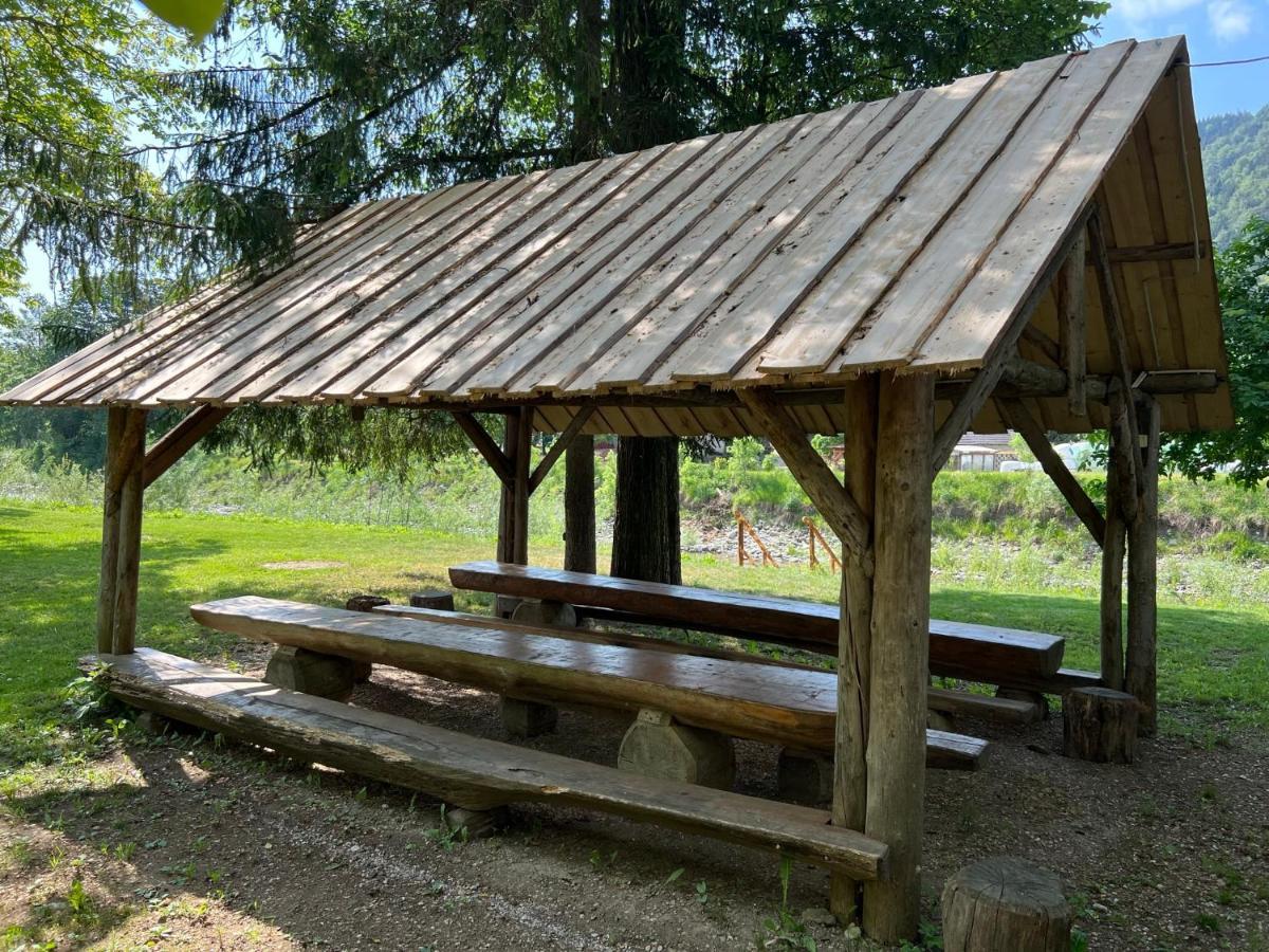 Kamp Na Otoku - Ljubno Ob Savinji Hotel Kültér fotó